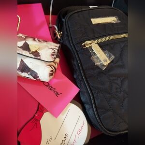 NEW Betsey Johnson purse gift set quilted hearts bag and ear buds